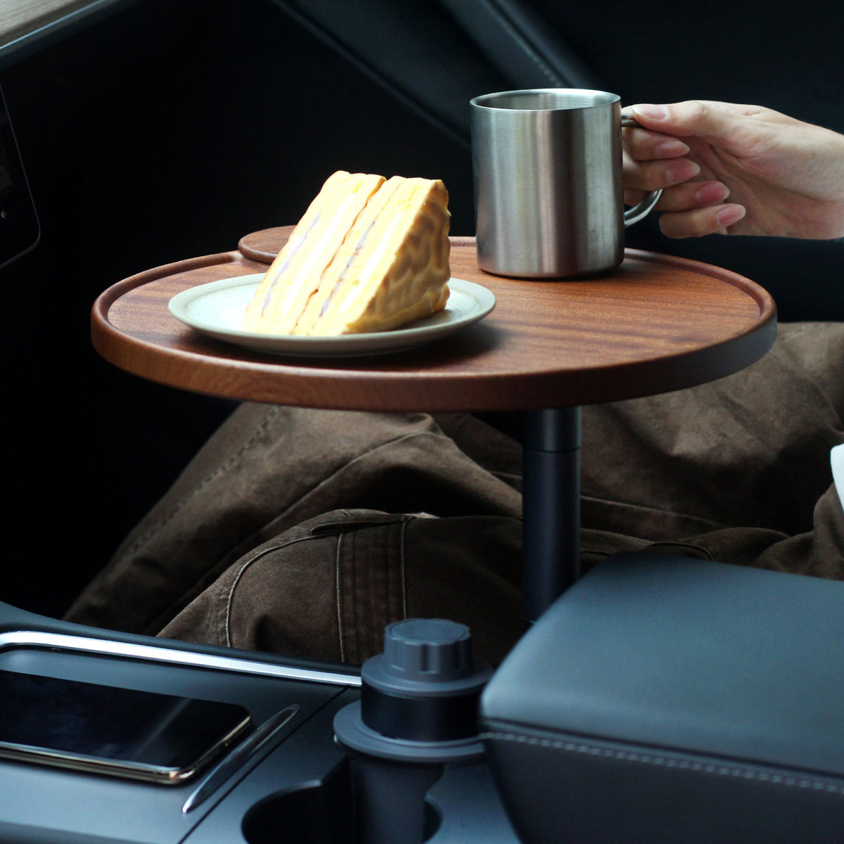 Tesla Vip Table Solid Wood Floating Table for Tesla's Front and Rear Cup Holders – Teskay