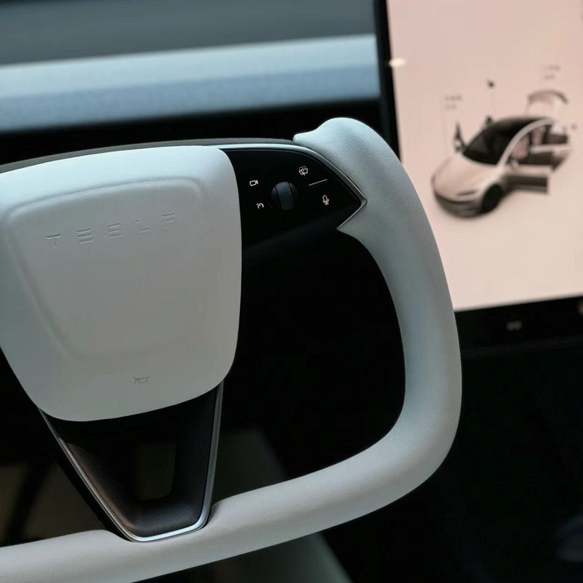 Juniper Yoke Plaid Steering Wheel for Model 3 Highland & Model Y（White Leather） - Teskay