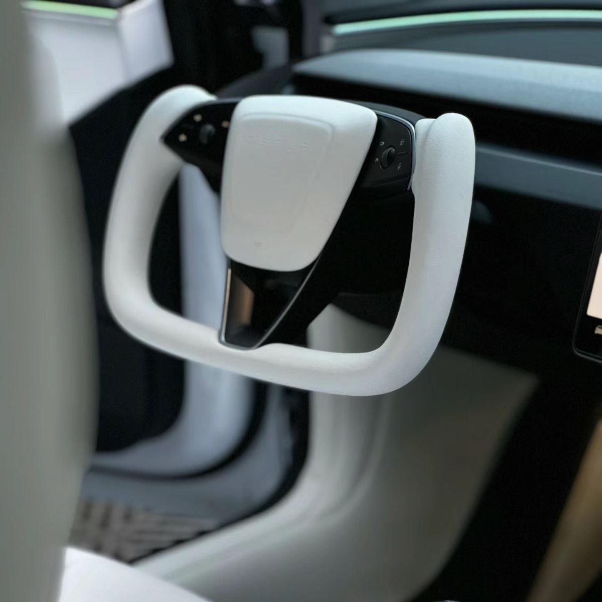 Juniper Yoke Plaid Steering Wheel for Model 3 Highland & Model Y（White Leather） - Teskay