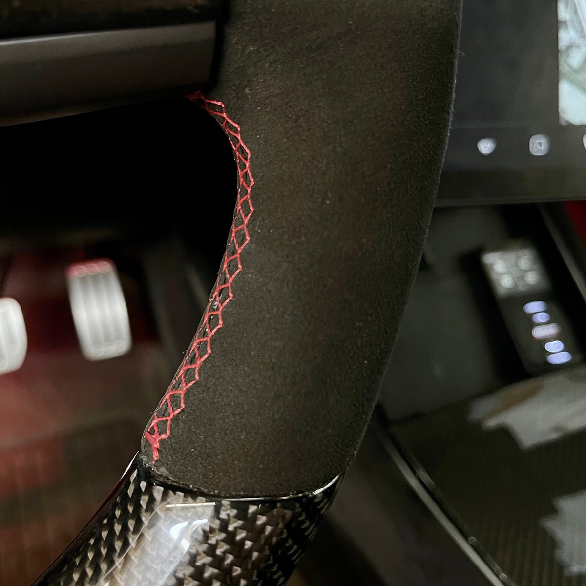 Round Suede Steering Wheel for Model 3 / Y - Teskay