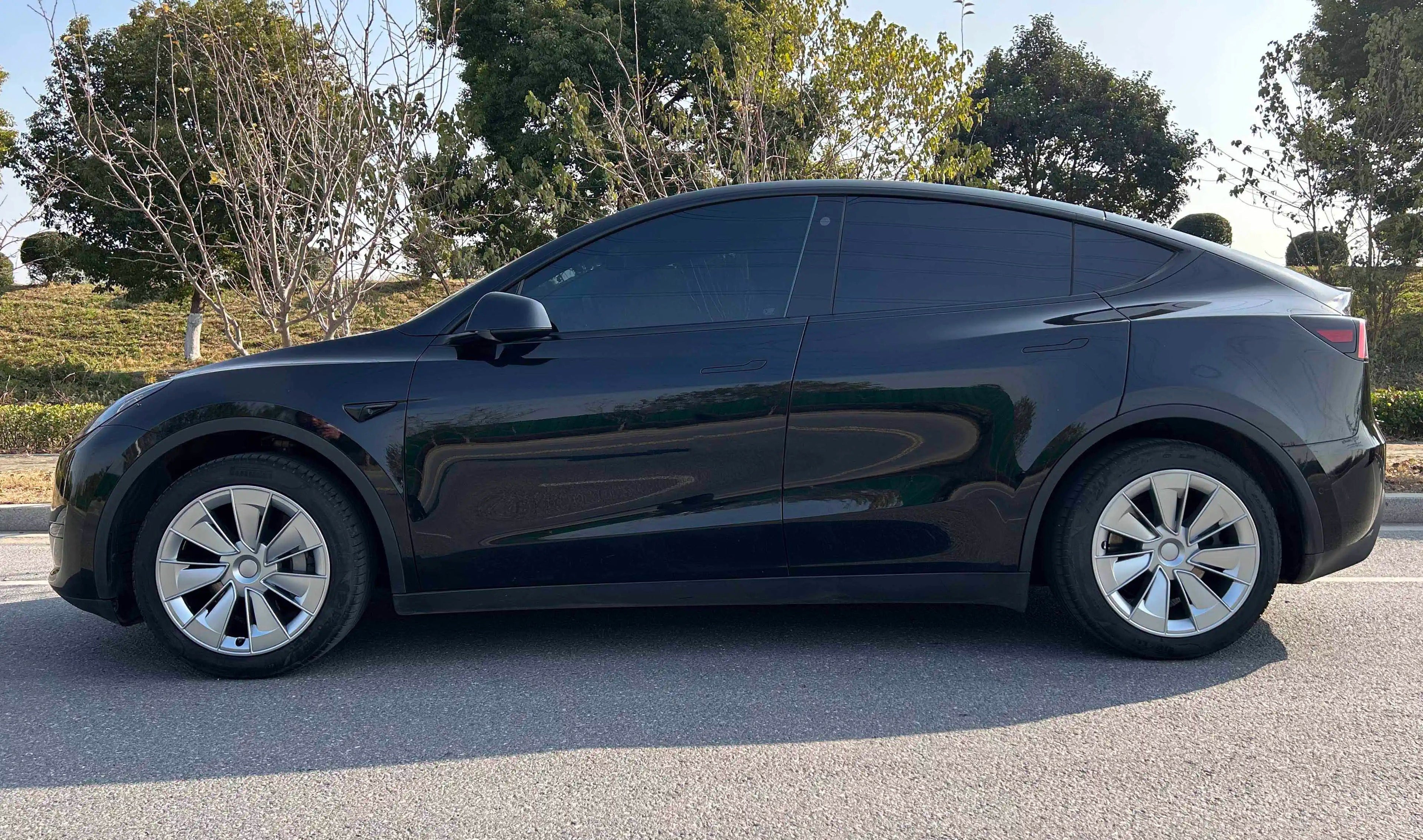 19 Gemini Performance-Style ABS Wheel Hubcaps for Model Y | 4-Piece Set | 5 Colors | 2 Styles | Tool-Free Install